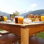Le D'heidi Alpesi faház