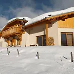 Le D'heidi Alpesi faház